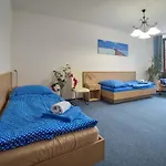 ゲストハウス Marcipanka トレボン